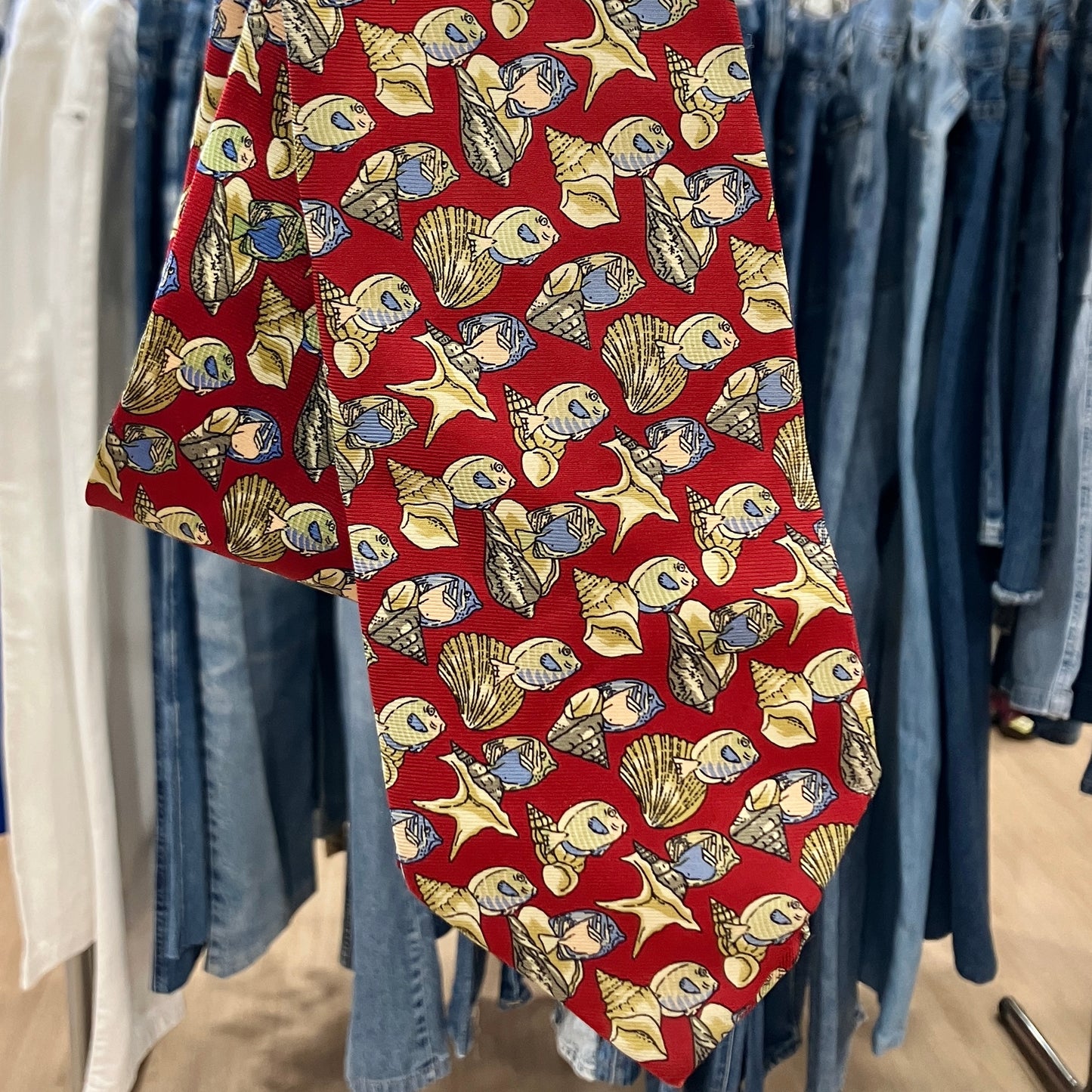 gucci '90s cravatta in seta rossa con conchiglie