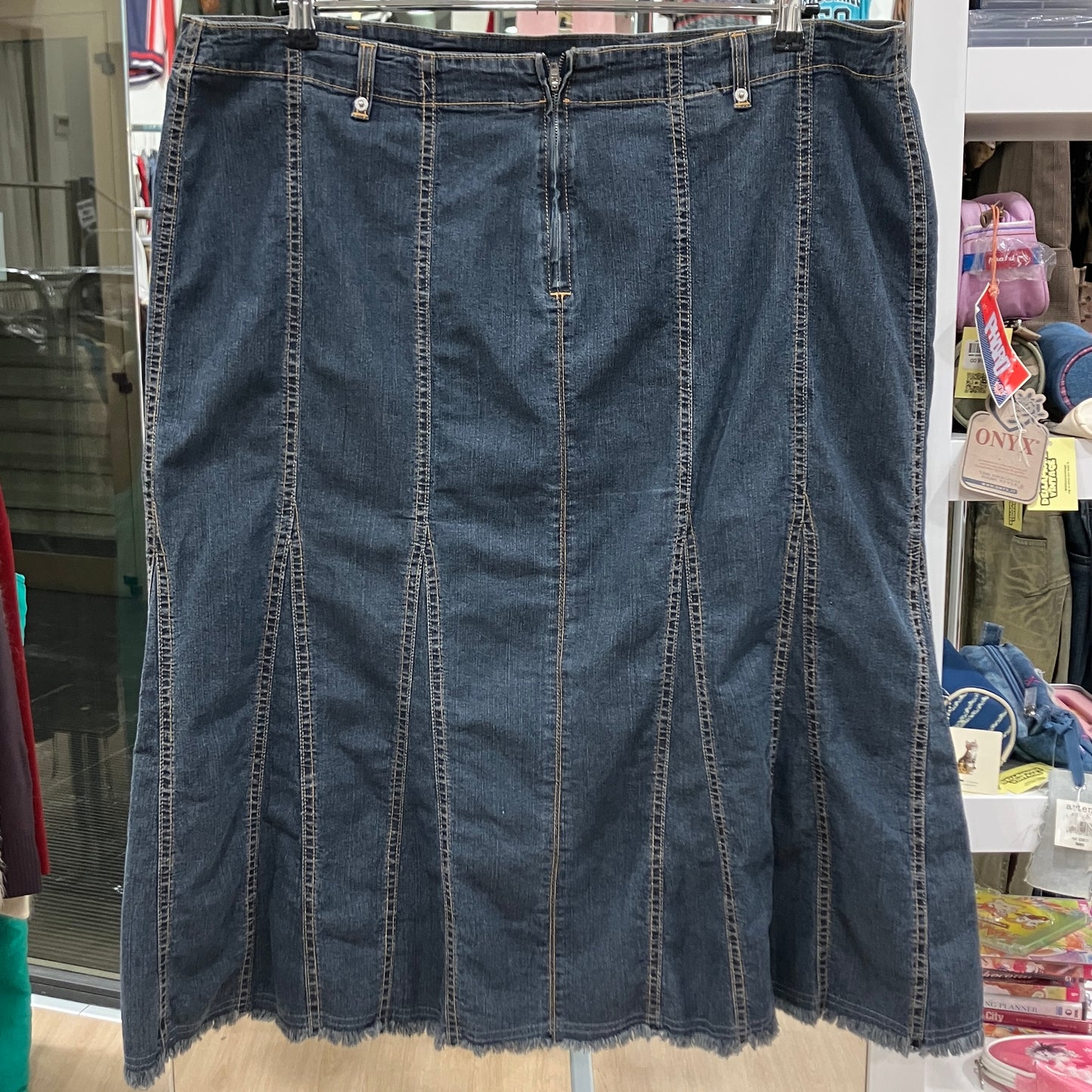 marina rinaldi sport '00s gonna midi in denim washed con rifiniture frangiate
