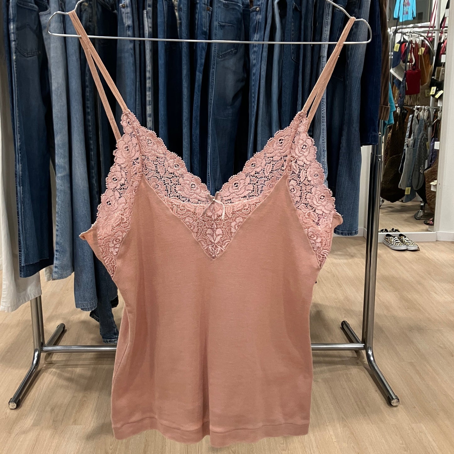malizia la perla '00s top cami a costine rosa polvere con pizzo
